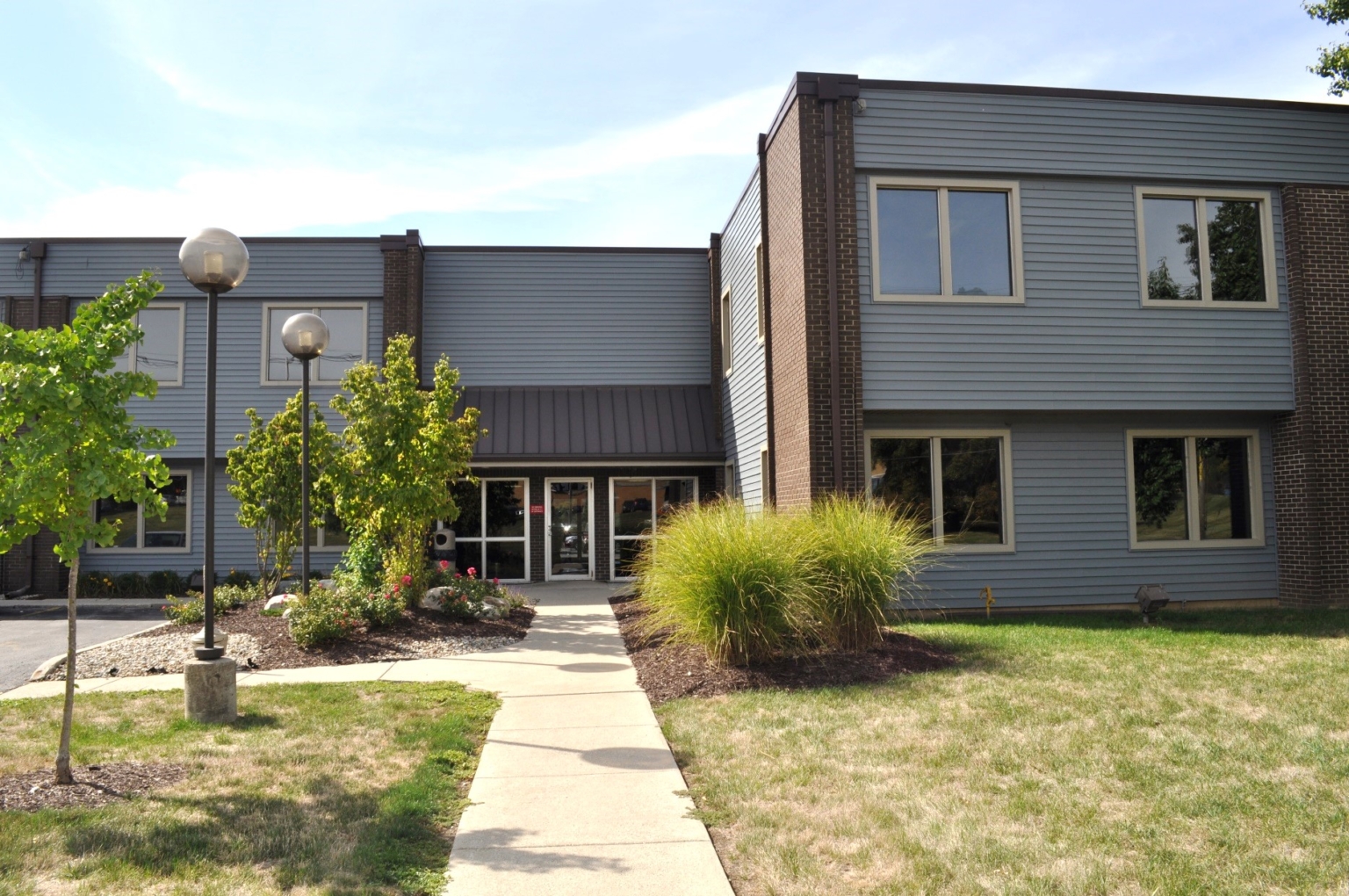 2200 Lake