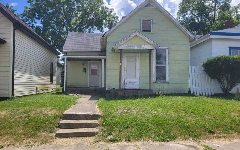 1309 1st, Marion, Indiana 46952, 3 Bedrooms Bedrooms, ,1 BathroomBathrooms,Residential,For Sale,1st,202318473