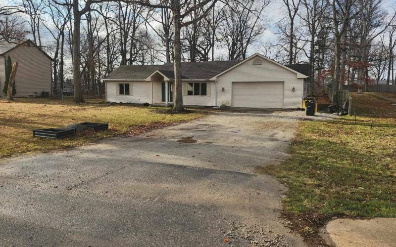 812 Union Chapel, Fort Wayne, Indiana 46845-9635, 3 Bedrooms Bedrooms, ,1 BathroomBathrooms,Residential,For Sale,Union Chapel,202309339