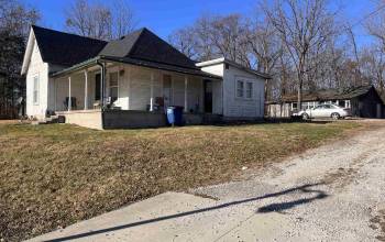 2115 & 2113 John Williams, Bedford, Indiana 47421, 3 Bedrooms Bedrooms, ,1 BathroomBathrooms,Investment,For Sale,John Williams,202345259