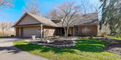 2817 Foxchase, Fort Wayne, Indiana 46825, 3 Bedrooms Bedrooms, ,2 BathroomsBathrooms,Residential,For Sale,Foxchase,202410683