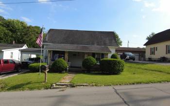 1736 25th, Bedford, Indiana 47421, 2 Bedrooms Bedrooms, ,2 BathroomsBathrooms,Residential,For Sale,25th,202416040