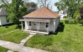 724 Illinois, Monticello, Indiana 47960, 2 Bedrooms Bedrooms, ,1 BathroomBathrooms,Residential,For Sale,Illinois,202416187