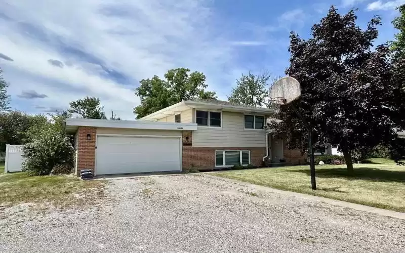 10420 ST RD 1, Ossian, Indiana 46777, 3 Bedrooms Bedrooms, ,2 BathroomsBathrooms,Residential,For Sale,ST RD 1,202430567