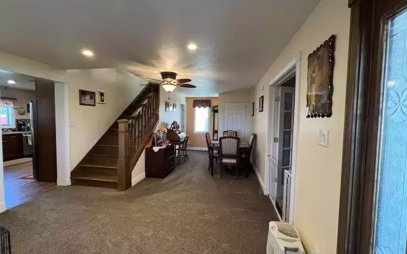 3679 Hoosier Hwy, Bluffton, Indiana 46714, 3 Bedrooms Bedrooms, ,1 BathroomBathrooms,Residential,For Sale,Hoosier Hwy,202438909