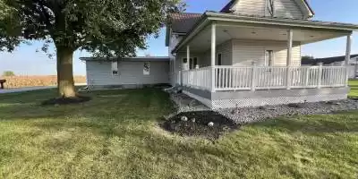 3679 Hoosier Hwy, Bluffton, Indiana 46714, 3 Bedrooms Bedrooms, ,1 BathroomBathrooms,Residential,For Sale,Hoosier Hwy,202438909