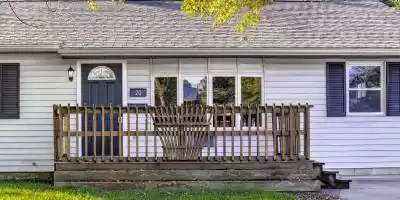 20 Woodlawn, Bluffton, Indiana 46714-1646, 4 Bedrooms Bedrooms, ,2 BathroomsBathrooms,Residential,For Sale,Woodlawn,202439696