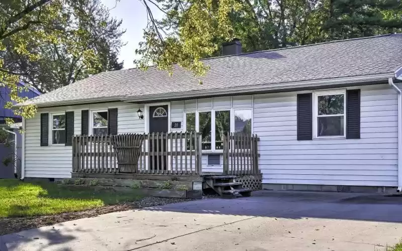 20 Woodlawn, Bluffton, Indiana 46714-1646, 4 Bedrooms Bedrooms, ,2 BathroomsBathrooms,Residential,For Sale,Woodlawn,202439696