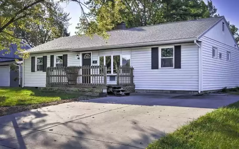 20 Woodlawn, Bluffton, Indiana 46714-1646, 4 Bedrooms Bedrooms, ,2 BathroomsBathrooms,Residential,For Sale,Woodlawn,202439696